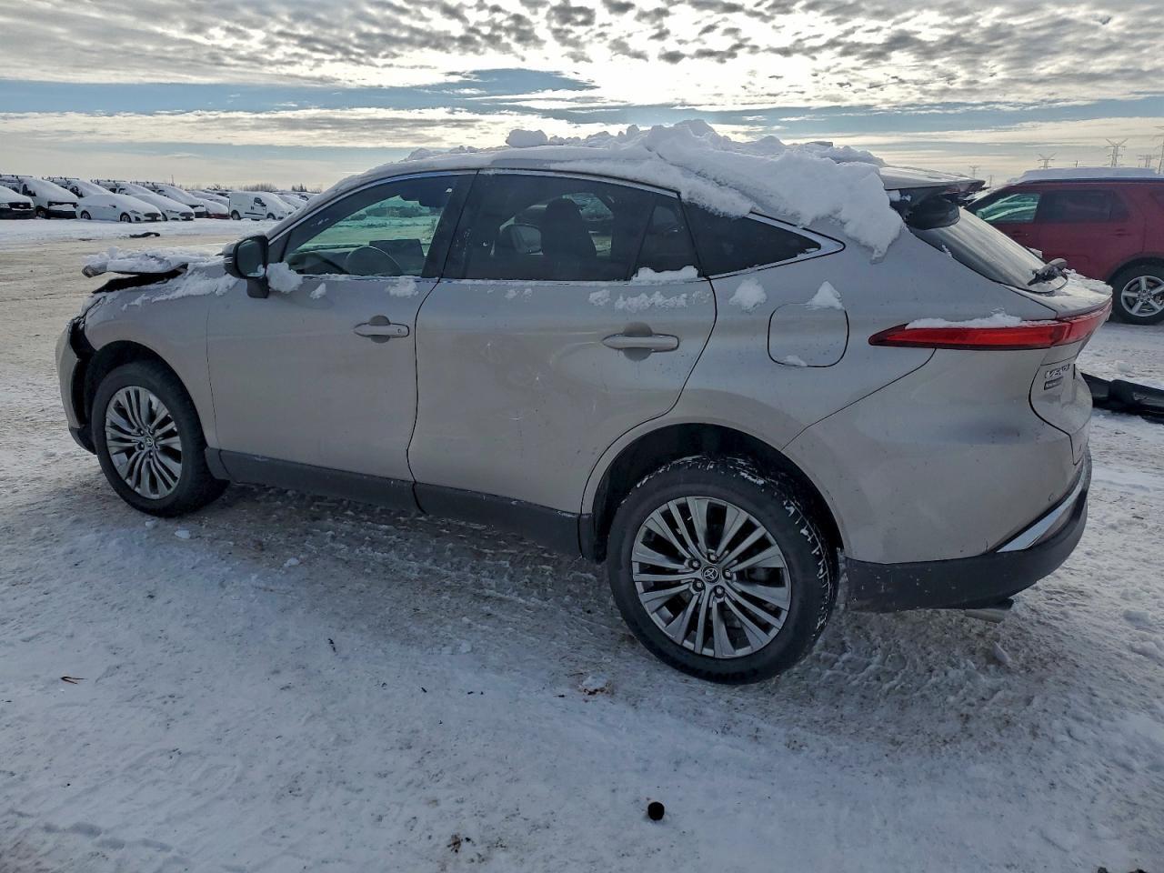2023 Toyota Venza Le - Image 2