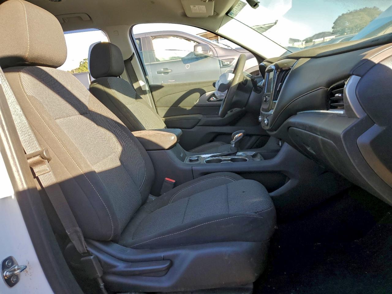 2021 Chevrolet Traverse Ls - Фото 7