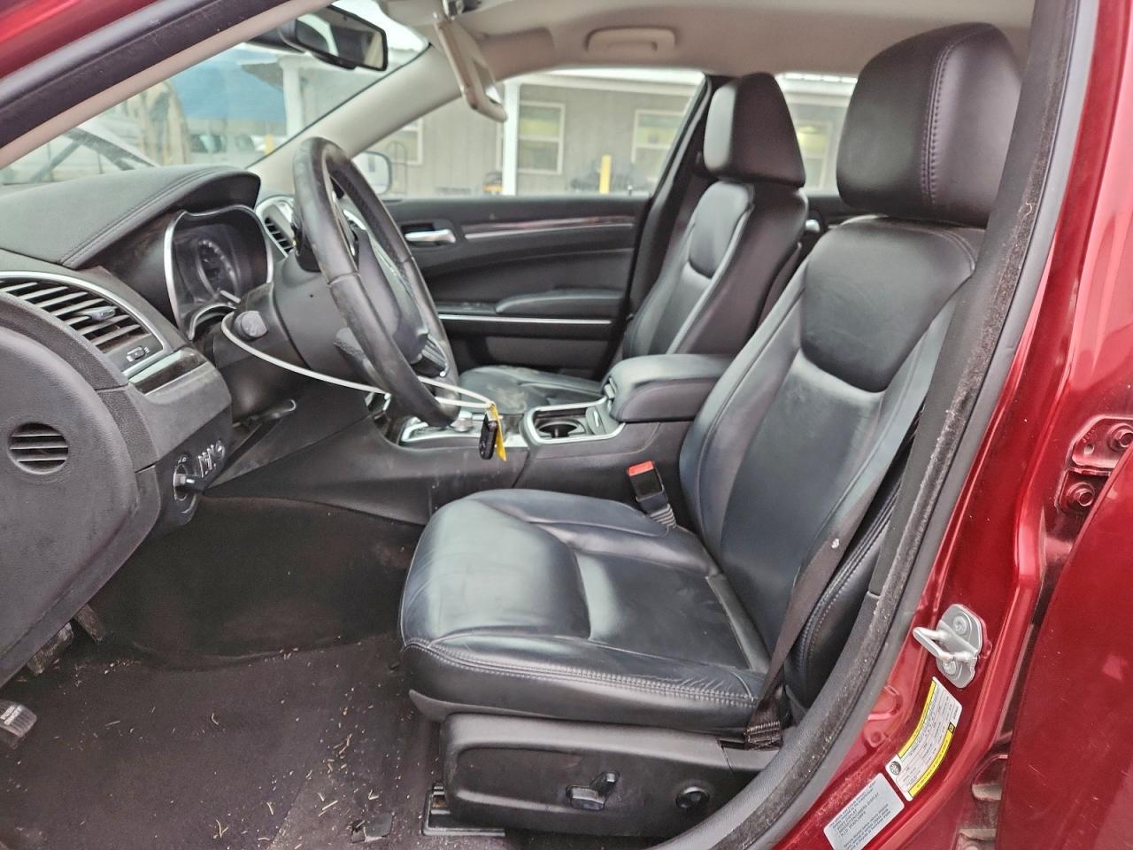 2016 Chrysler 300 Limited - Image 7