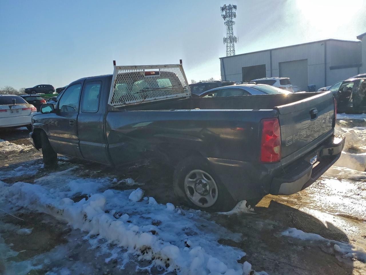 2004 Chevrolet Silverado C1500 - Фото 2