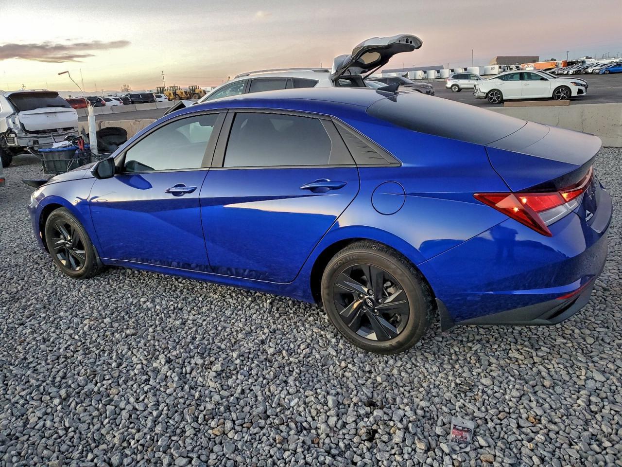 2023 Hyundai Elantra Sel - Фото 2