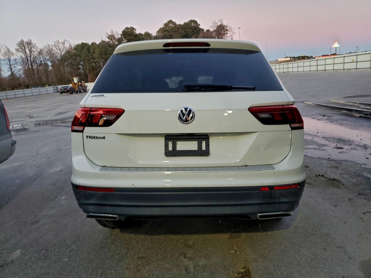 2020 Volkswagen Tiguan S - Фото 6