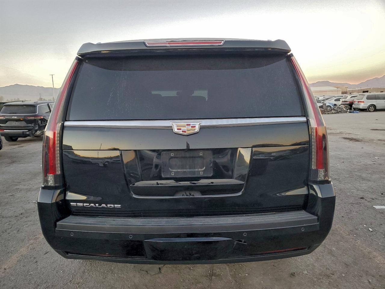 2016 Cadillac Escalade Platinum - Фото 6
