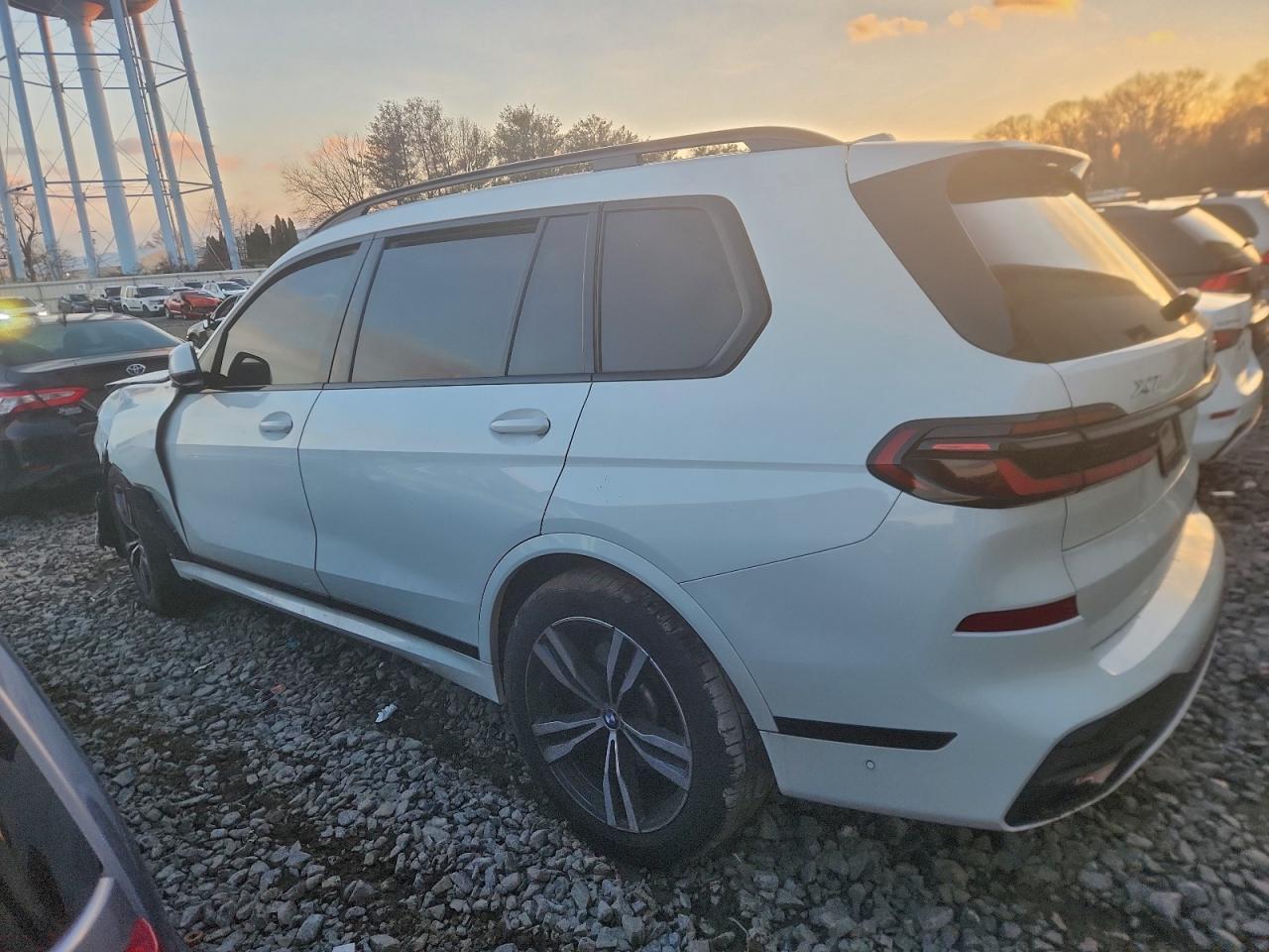 2024 BMW X7 xDrive40I - Фото 2