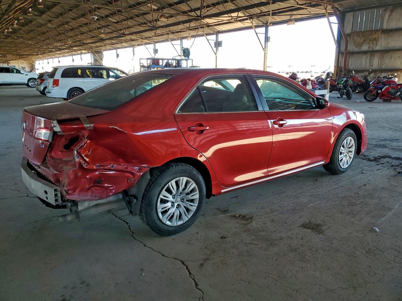 2013 Toyota Camry L - Фото 3