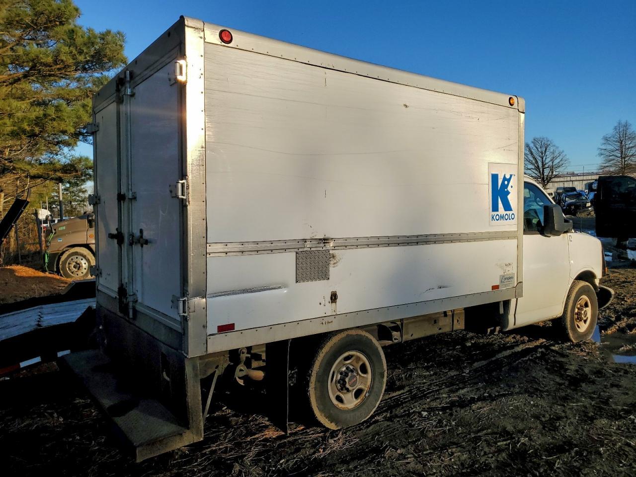 2013 GMC Savana Refrigerated Box Truck - Фото 3