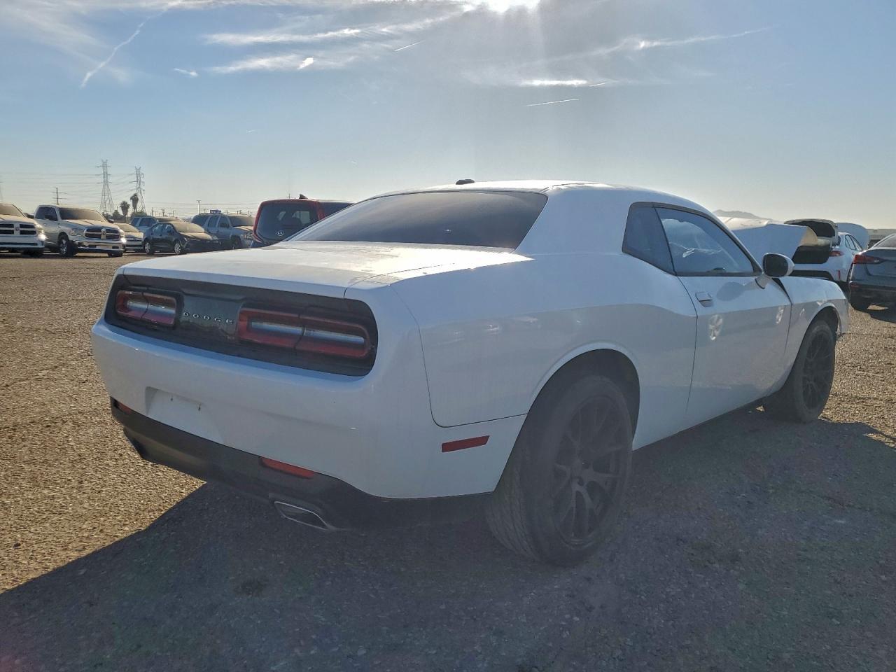 2015 Dodge Challenger Sxt - Фото 3