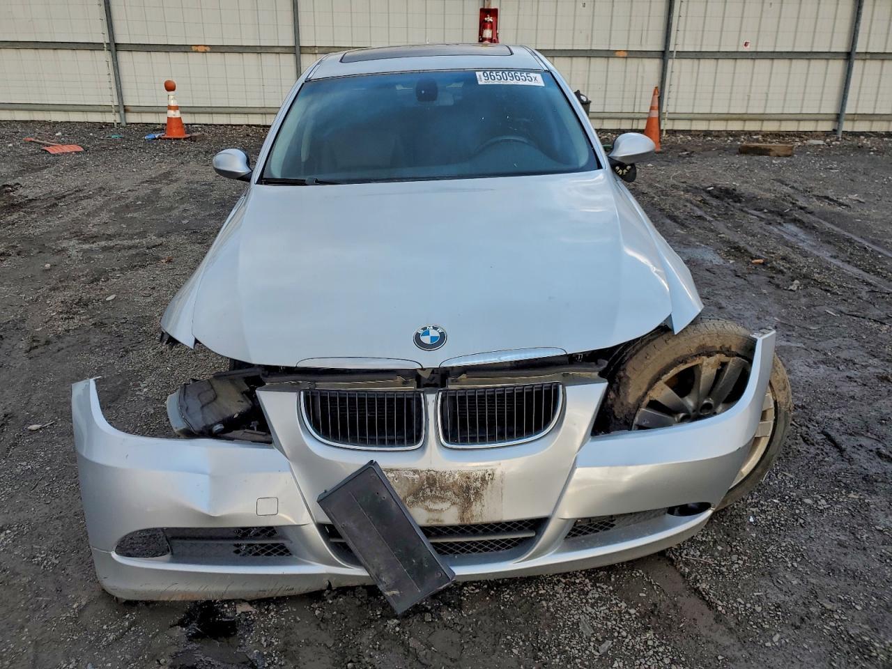 2006 BMW 325 I - Image 5