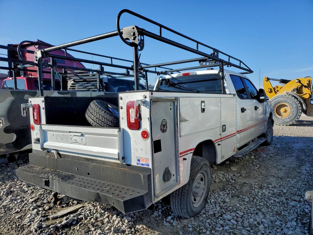 2022 Ford F250 Super Duty - Фото 3