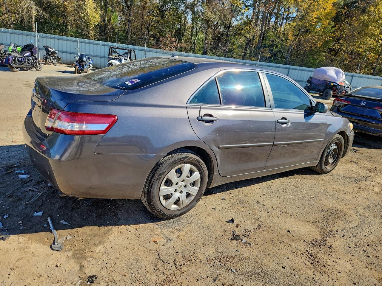 2011 Toyota Camry Le - Image 5