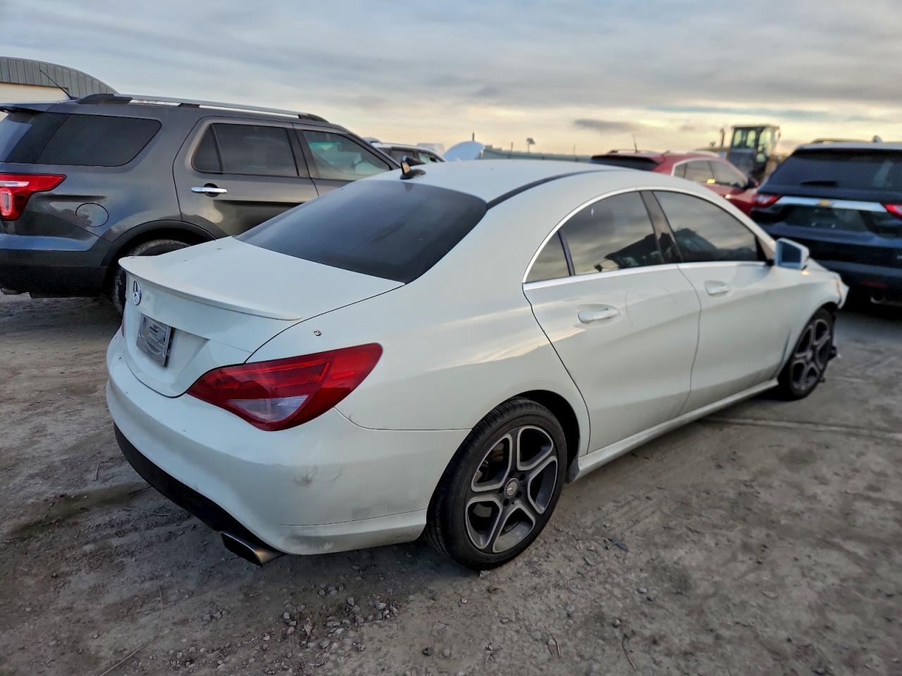 2014 Mercedes Benz Cla 250 - Фото 3