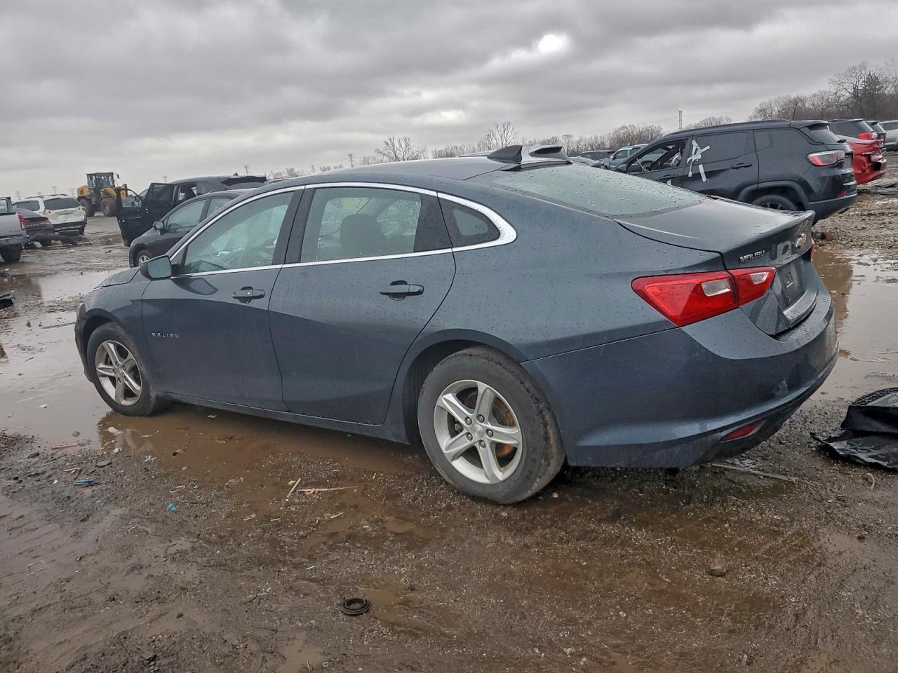 2019 Chevrolet Malibu Ls - Фото 2