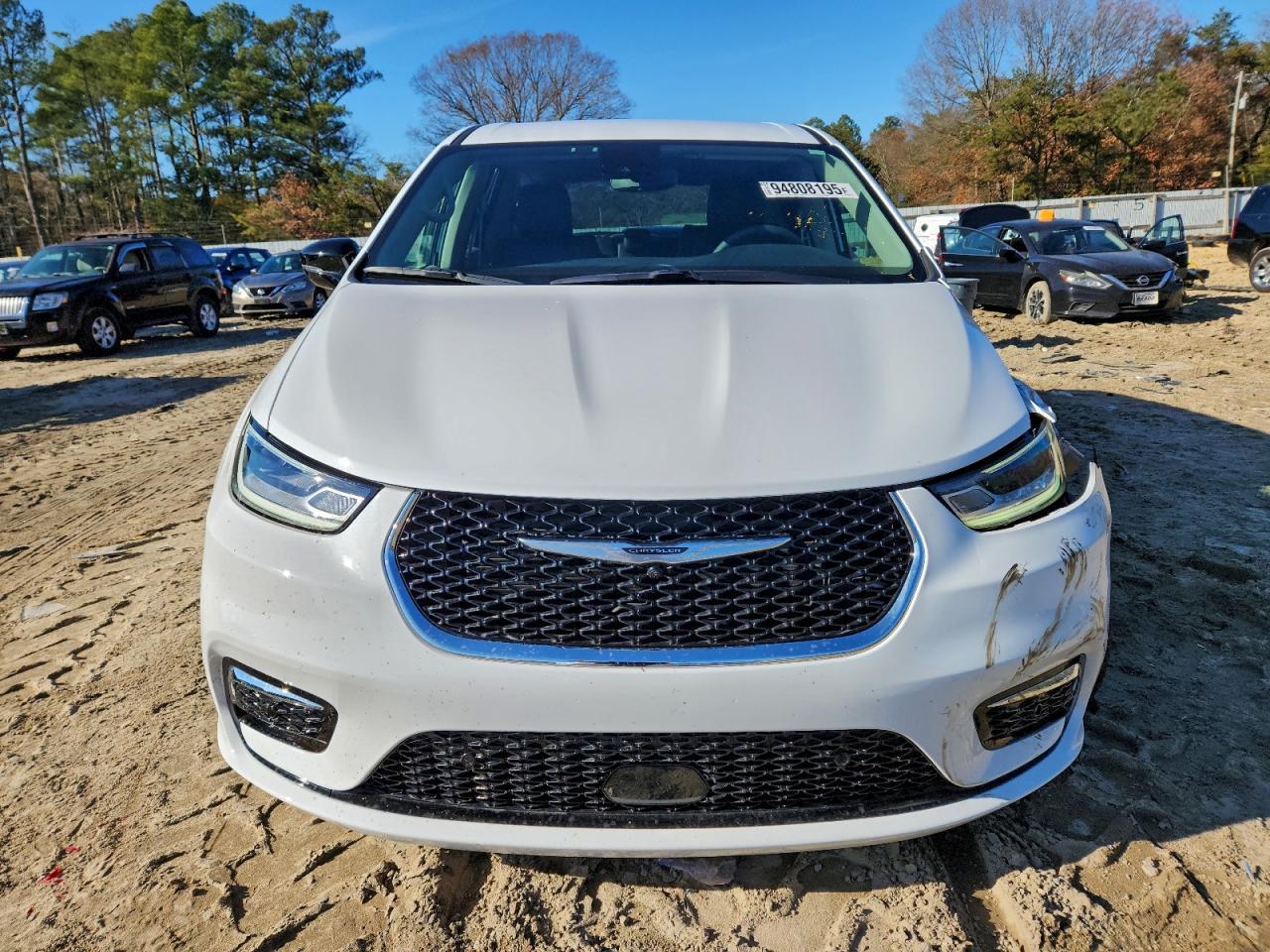 2024 Chrysler Pacifica Touring L - Image 5