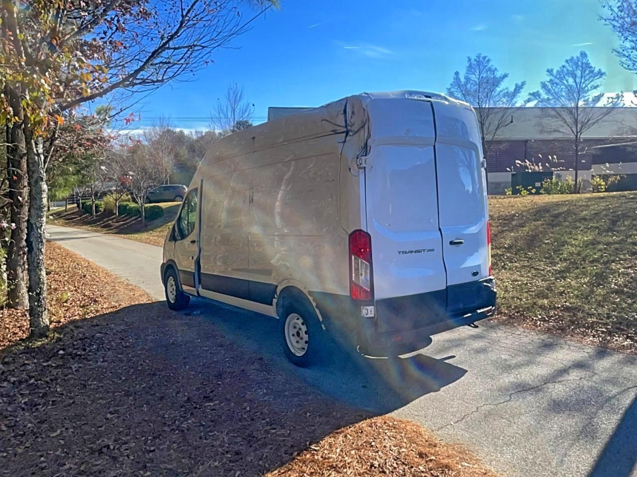 2022 Ford Transit T-250 - Image 3