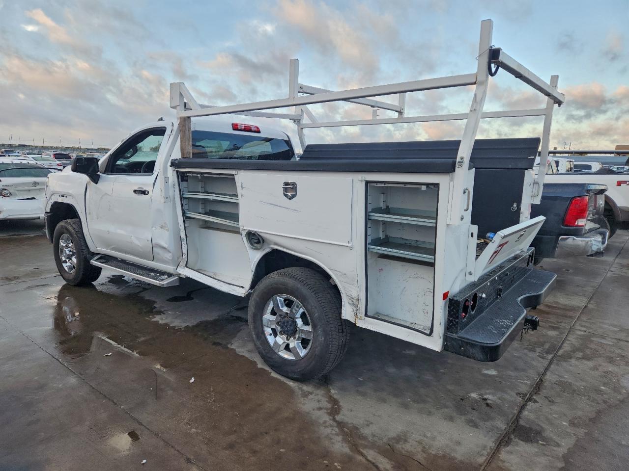 2024 GMC Sierra 2500Hd V8 Reg Cab 6.6L Service Body - Image 2