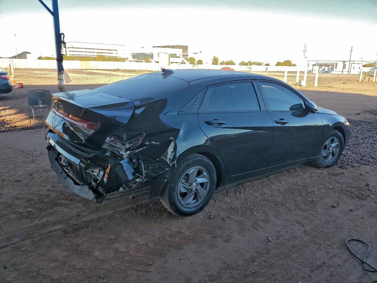 2025 Hyundai Elantra Se - Фото 3