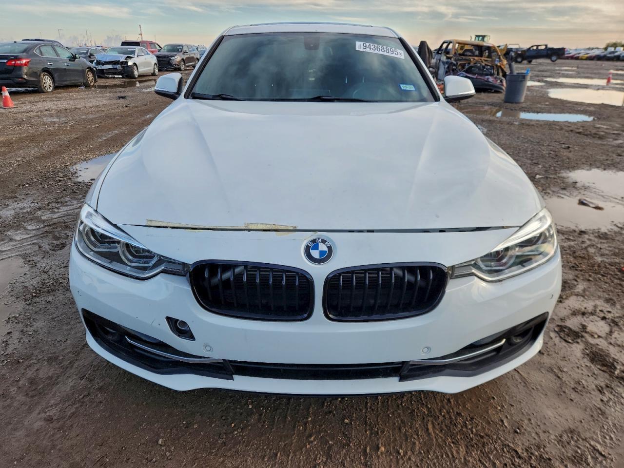 2017 BMW 330E - Фото 5