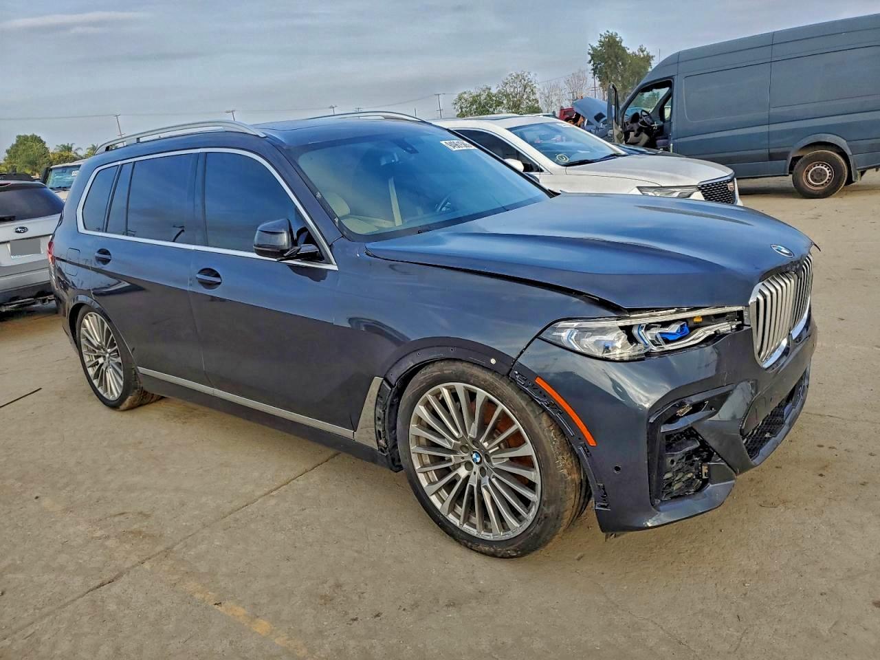 2019 BMW X7 xDrive50I - Image 4