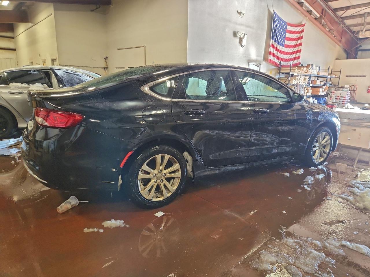 2015 Chrysler 200 Limited - Фото 3