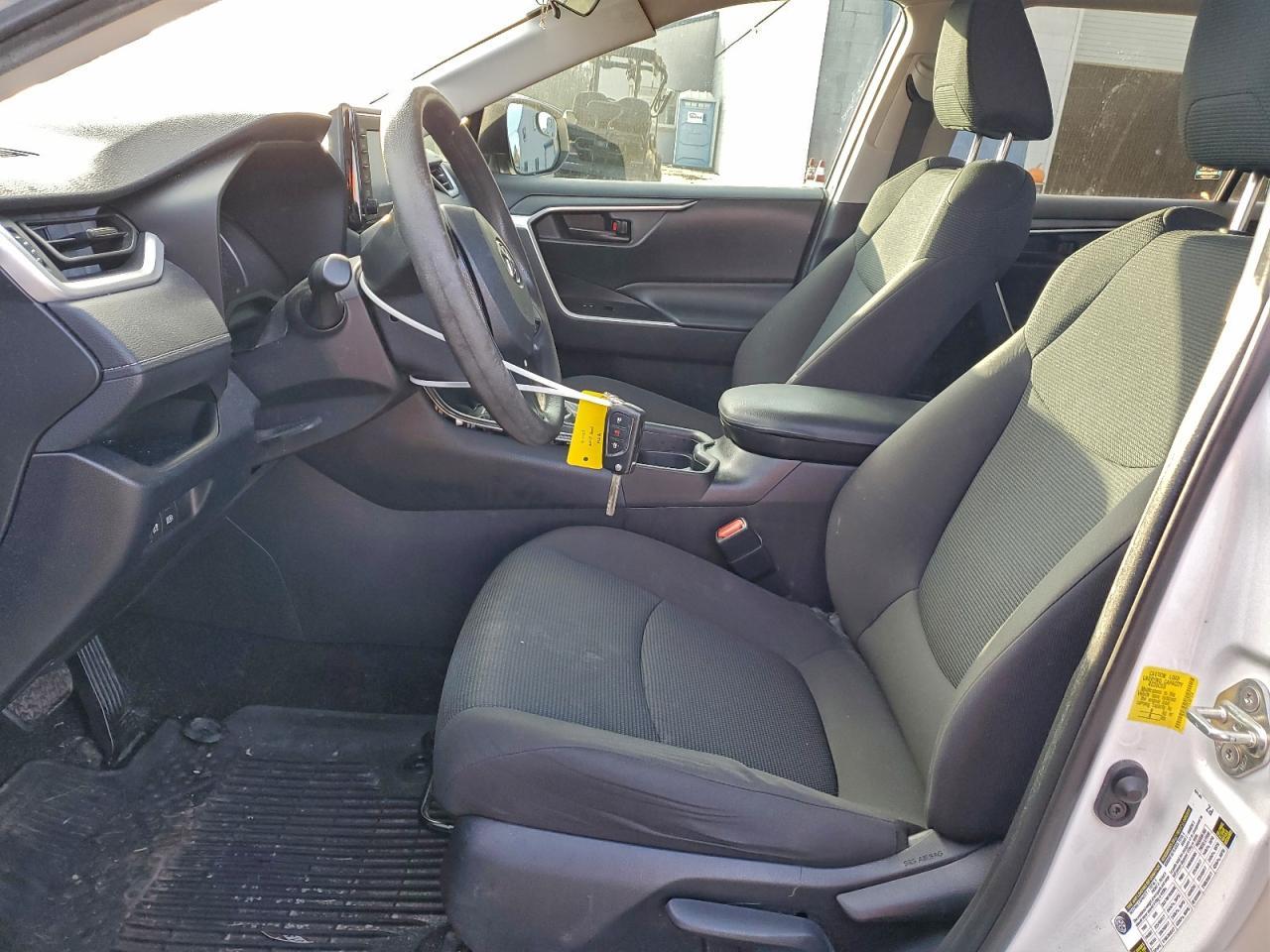 2020 Toyota Rav4 Le - Image 7