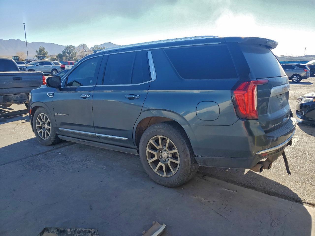 2021 GMC Yukon Denali - Image 2