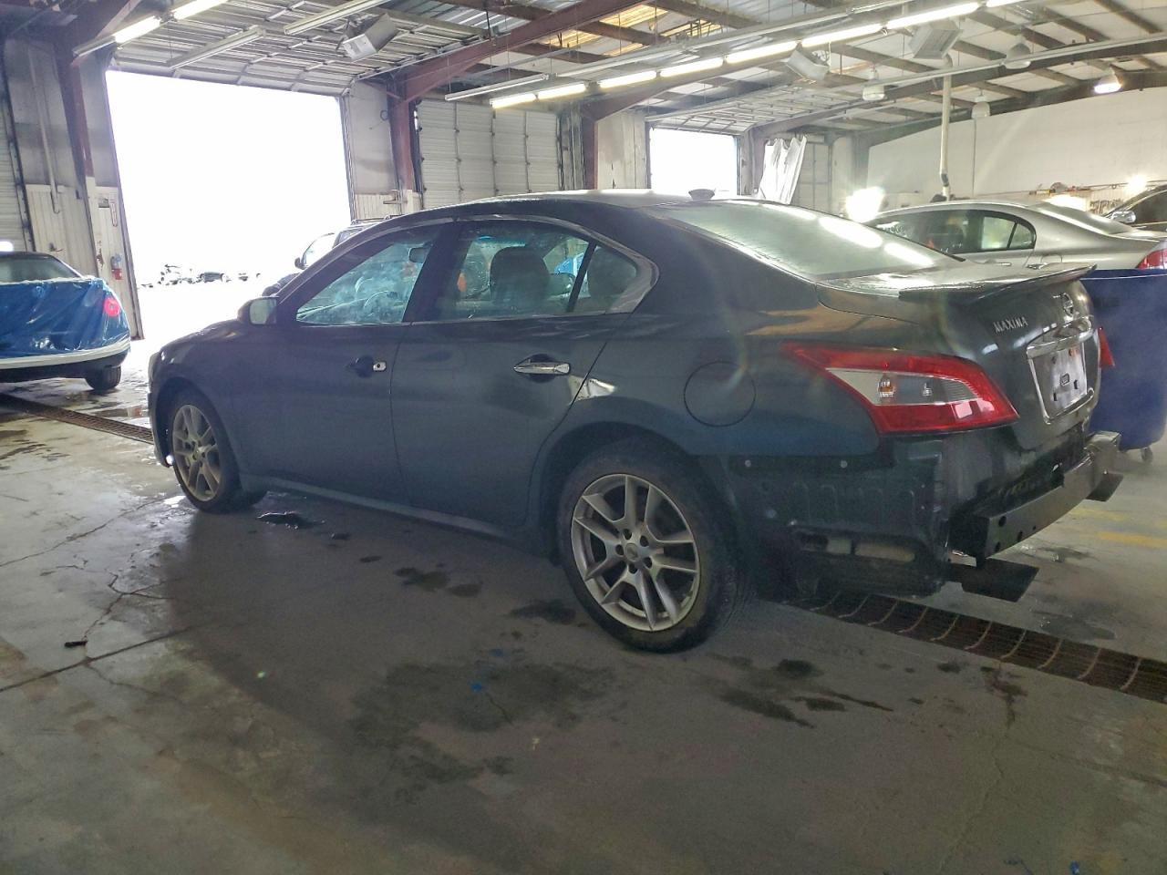 2010 Nissan Maxima S - Фото 2