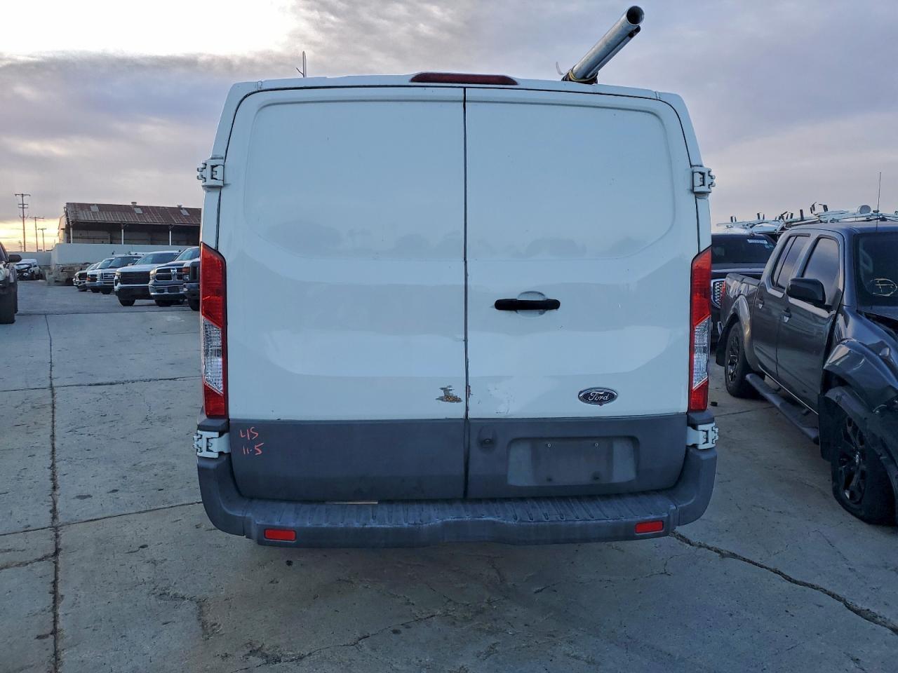 2015 Ford Transit 250 Delivery Van - Image 6