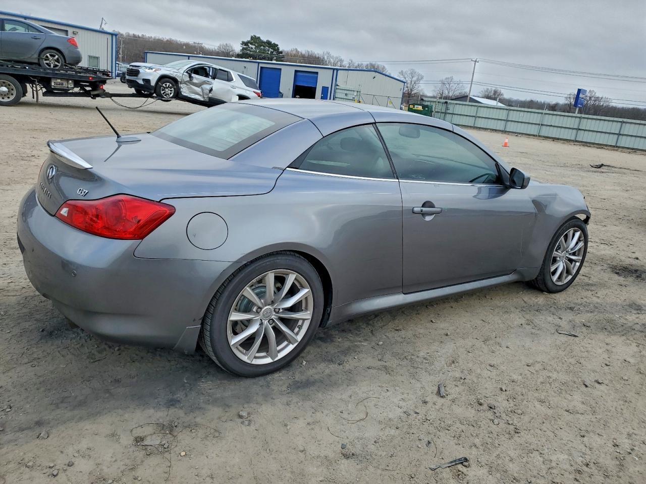2013 Infiniti G37 Convertible Sport - Фото 3