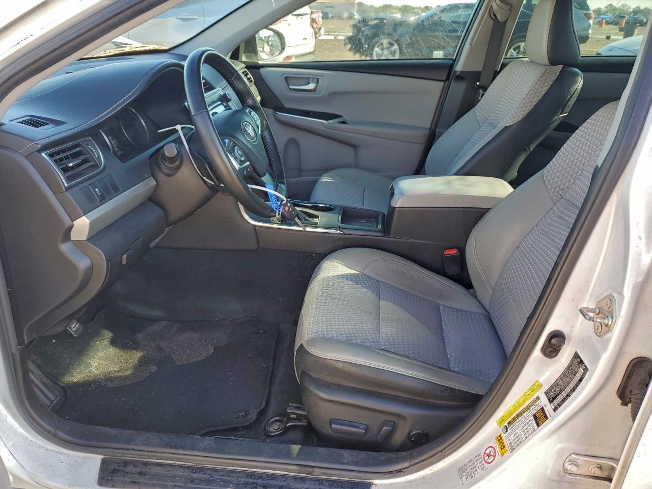 2015 Toyota Camry Le - Image 7