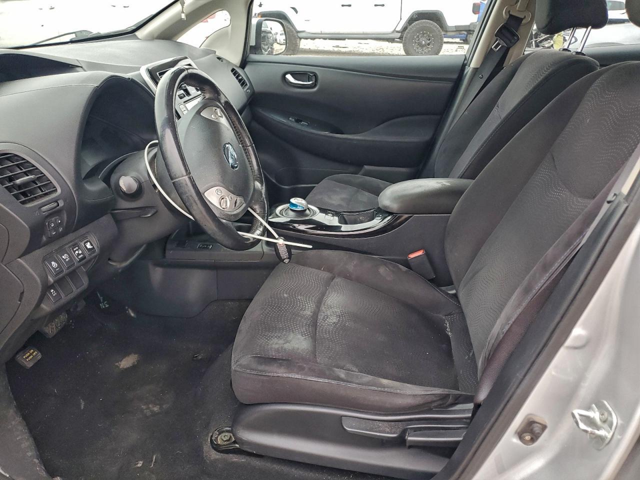 2014 Nissan Leaf S - Image 7