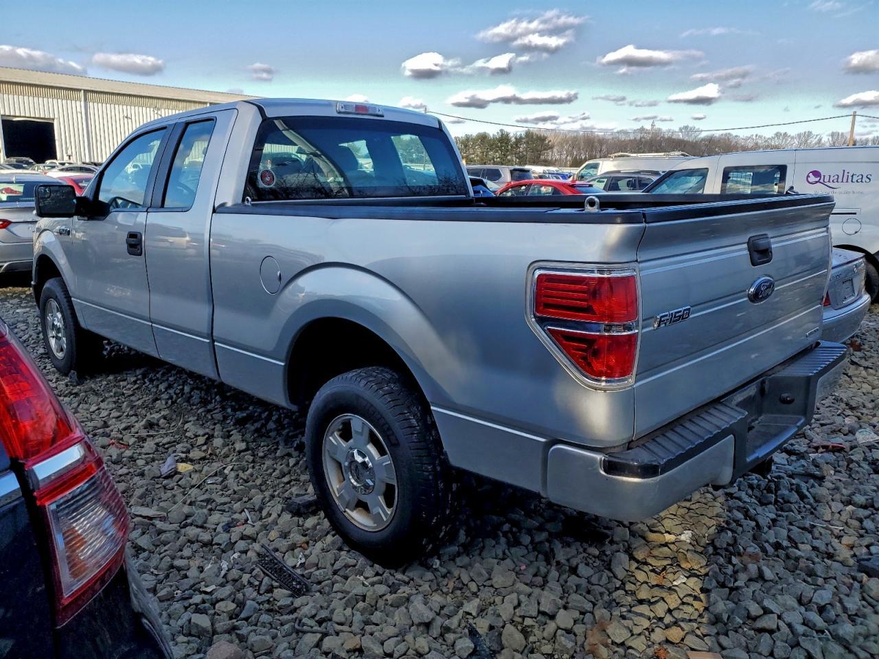 2014 Ford F150 Super Cab - Фото 2
