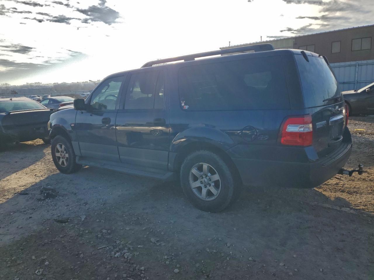2010 Ford Expedition El Xlt - Image 2