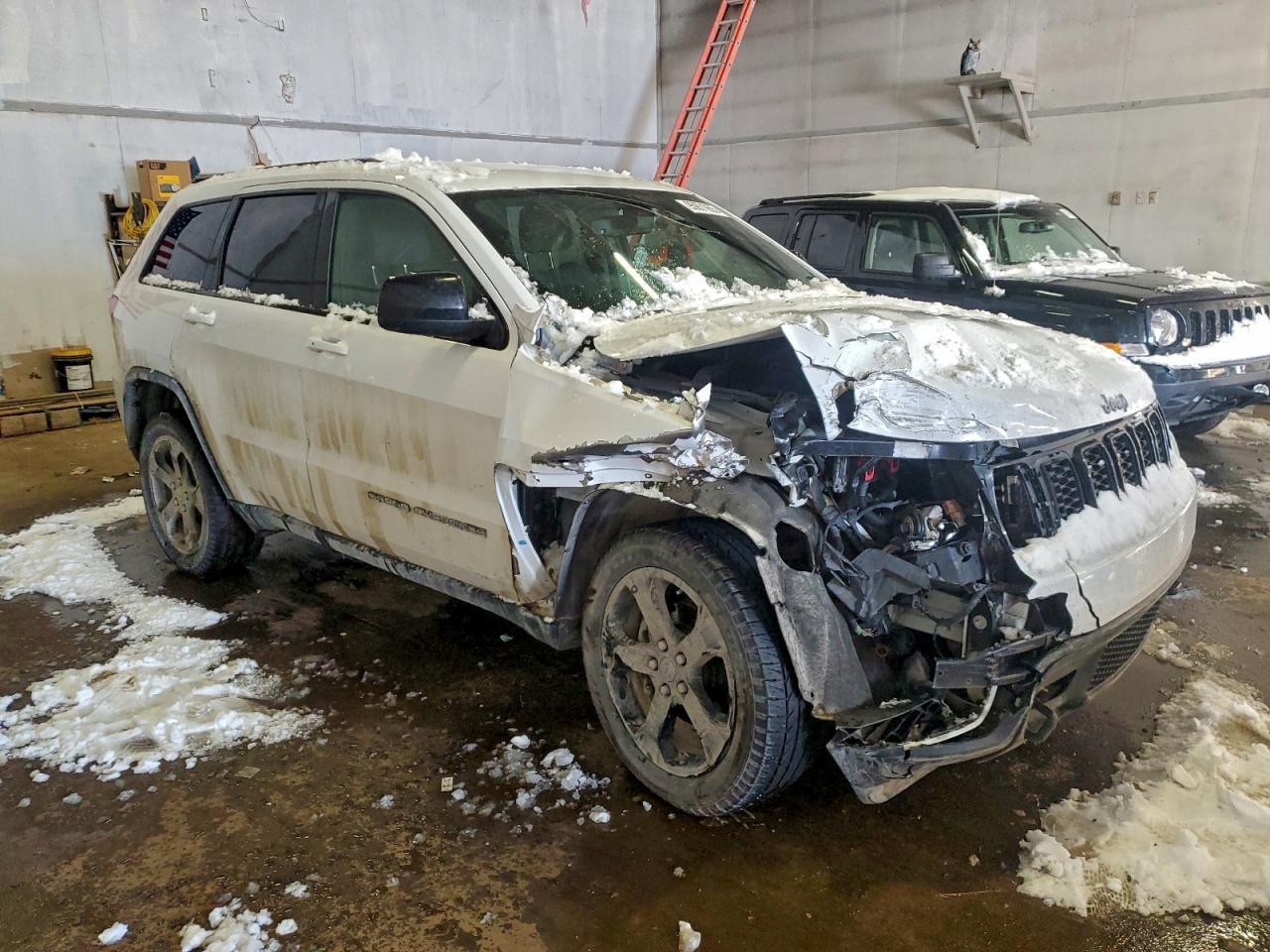2020 Jeep Grand Cherokee Laredo - Фото 4