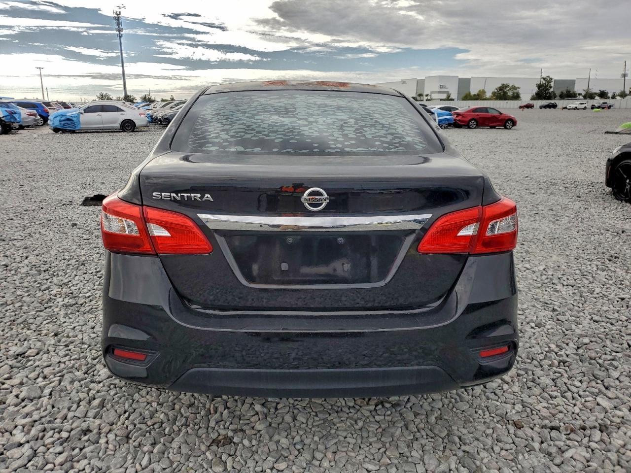 2016 Nissan Sentra S - Фото 6