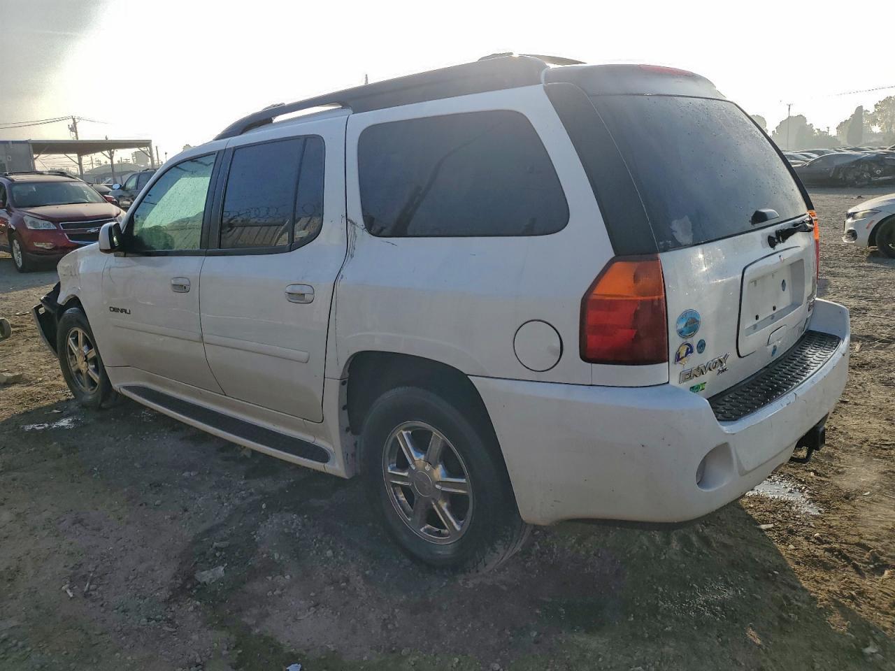 2005 GMC Envoy Denali Xl - Фото 2