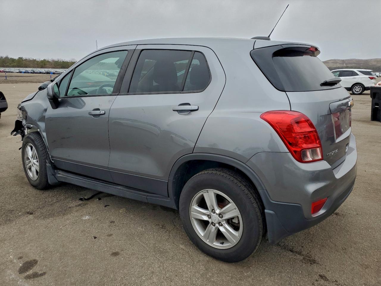 2020 Chevrolet Trax Ls - Фото 2