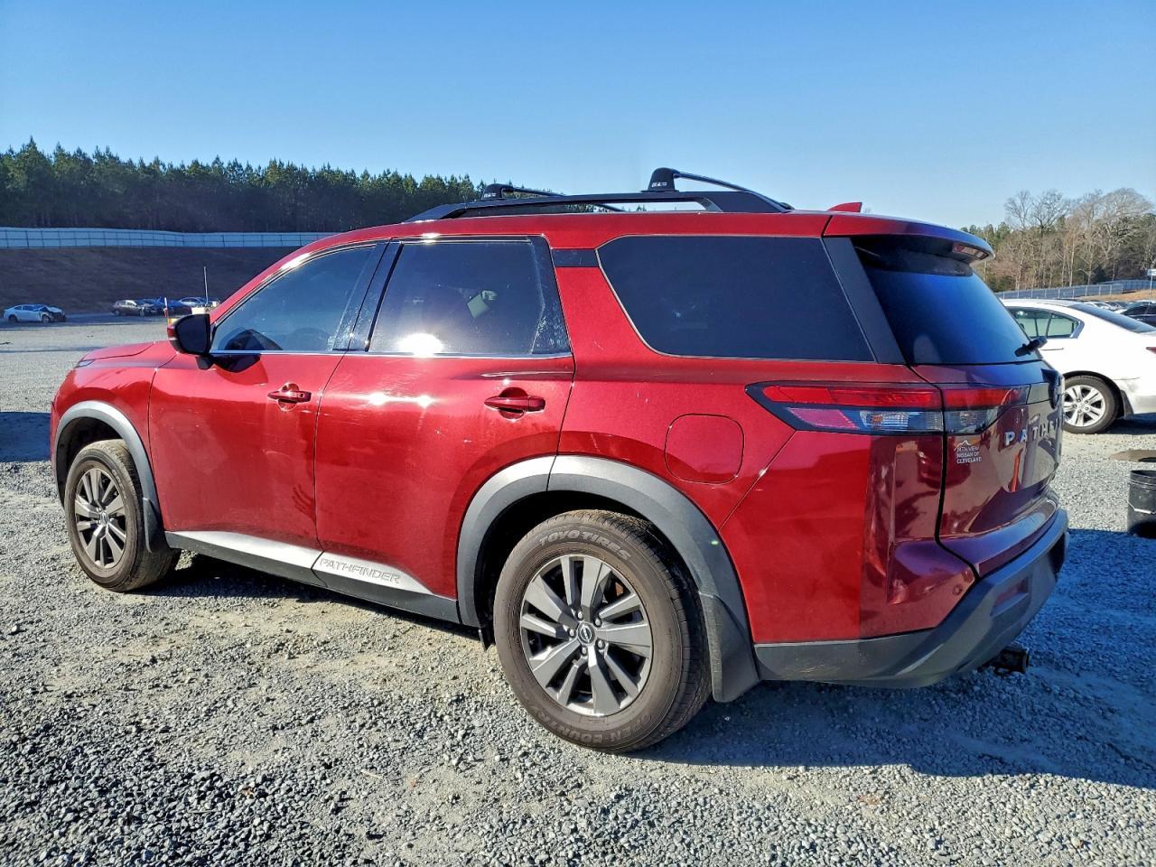 2022 Nissan Pathfinder Sv - Фото 2