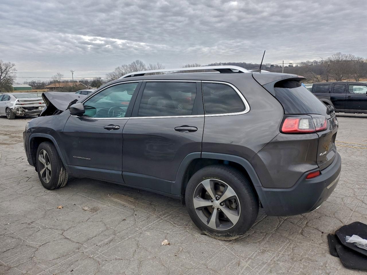 2019 Jeep Cherokee Limited - Image 2