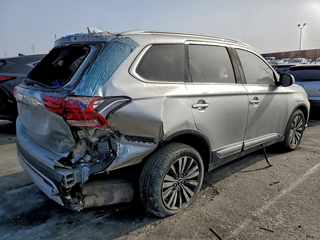 2020 Mitsubishi Outlander Se - Фото 3