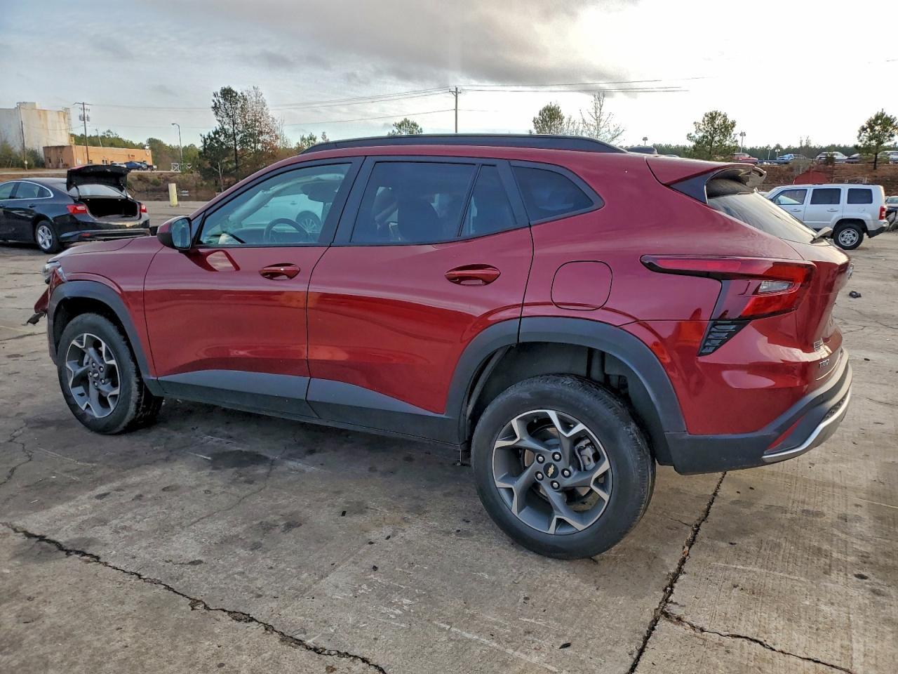 2025 Chevrolet Trax - Фото 2