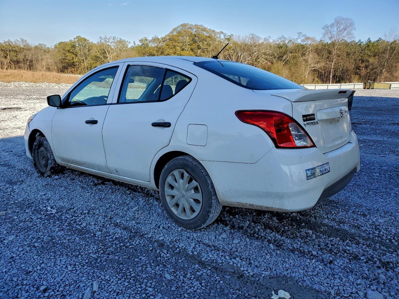 2018 Nissan Versa S - Фото 2