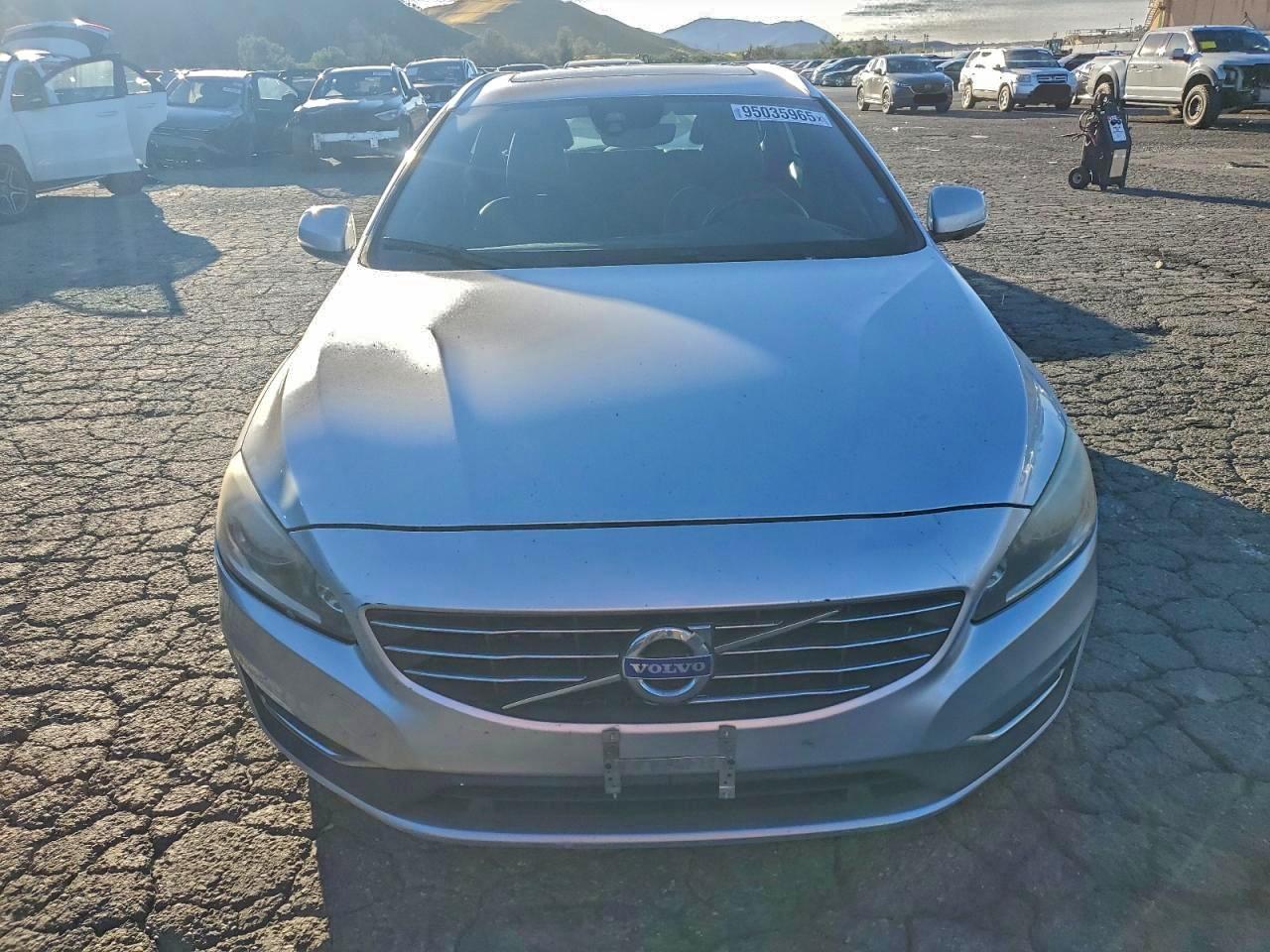 2016 Volvo V60 T5 Premier - Image 5