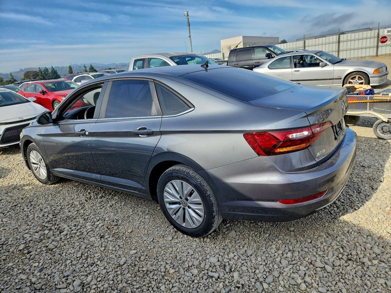 2019 Volkswagen Jetta S - Фото 2