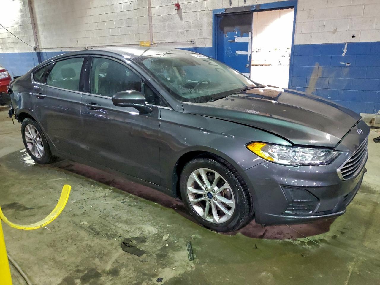 2020 Ford Fusion Se - Фото 4