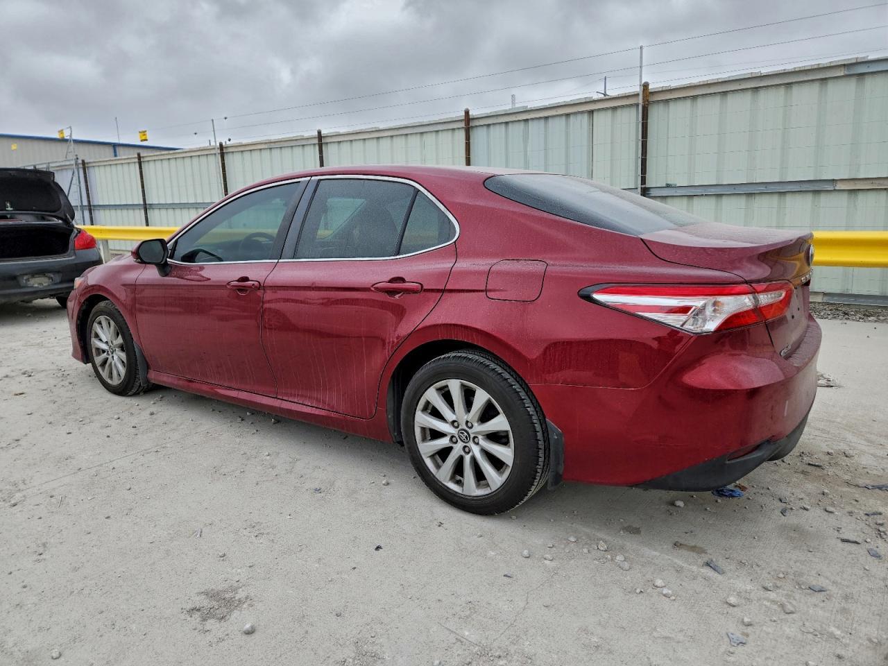 2018 Toyota Camry L - Фото 2