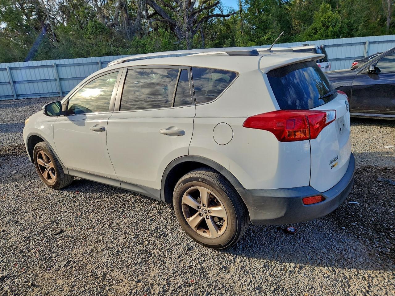 2015 Toyota Rav4 Xle - Фото 2