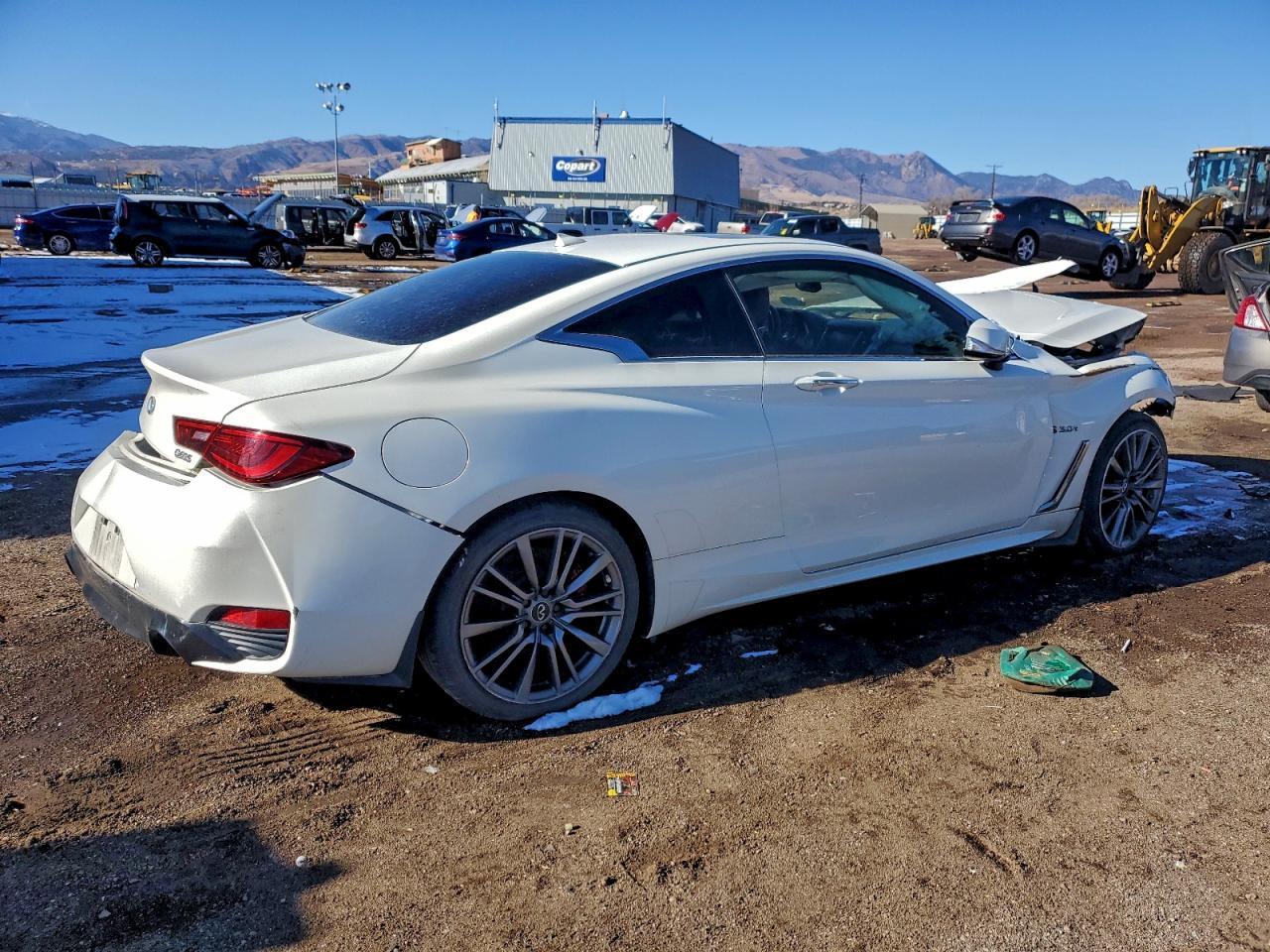 2017 Infiniti Q60 Red Sport 400 - Фото 3