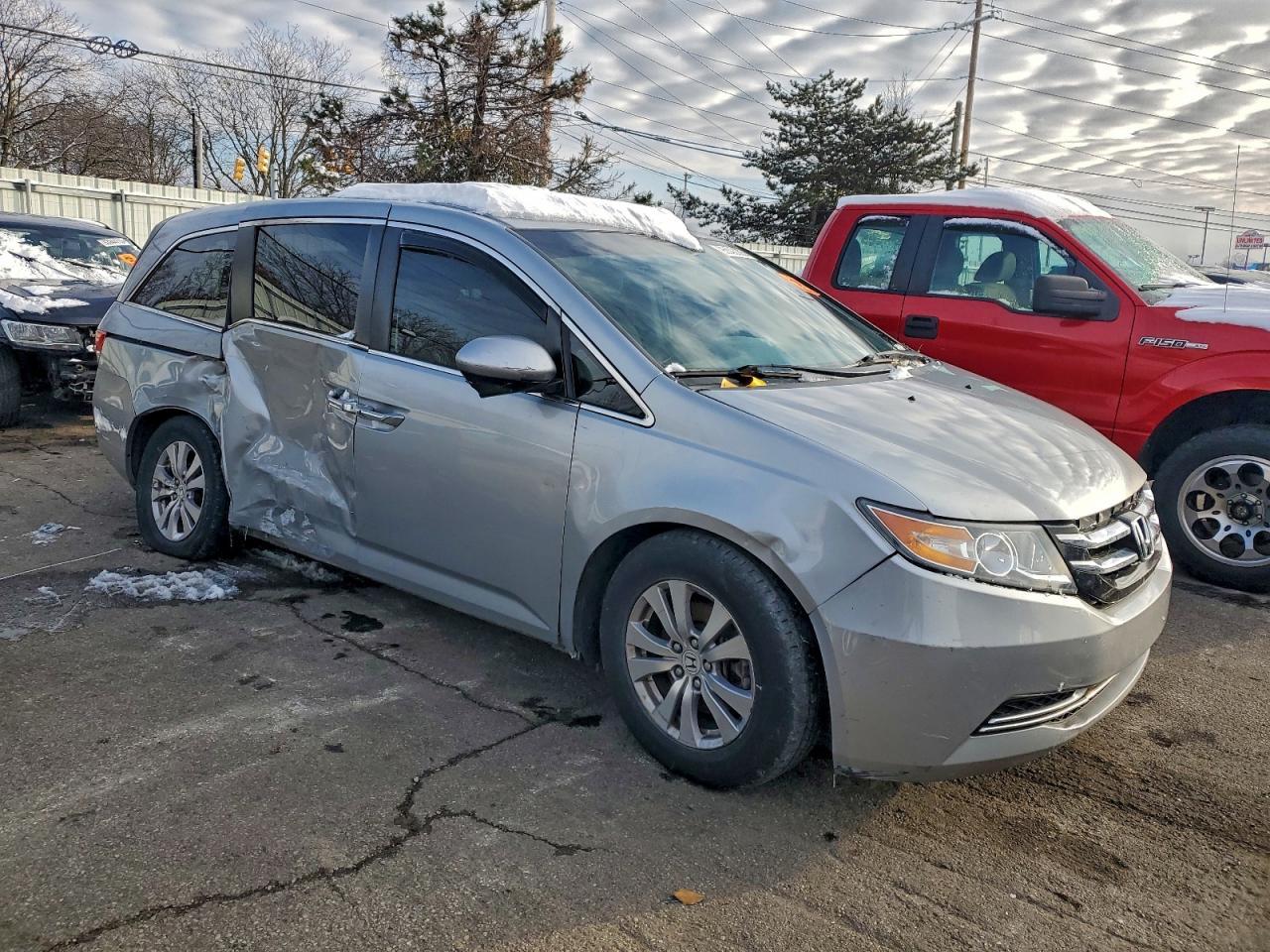 2016 Honda Odyssey Se - Фото 4