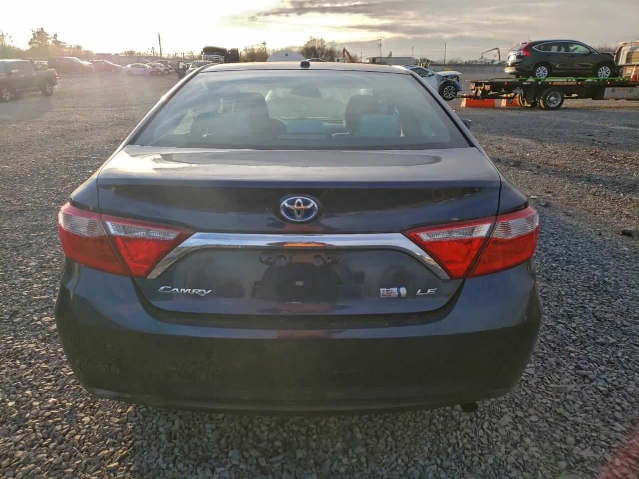 2015 Toyota Camry Le - Фото 6