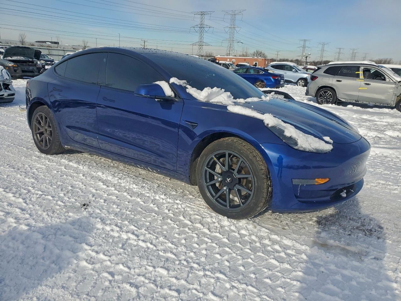 2023 Tesla Model 3 - Фото 4